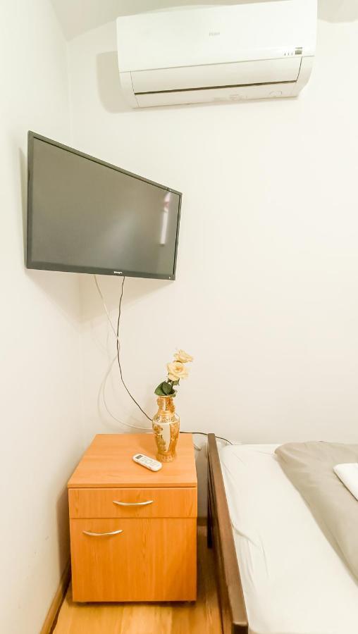 Bascarsija Guesthouse - Private Bath, Tv & Aircon Szarajevó Kültér fotó